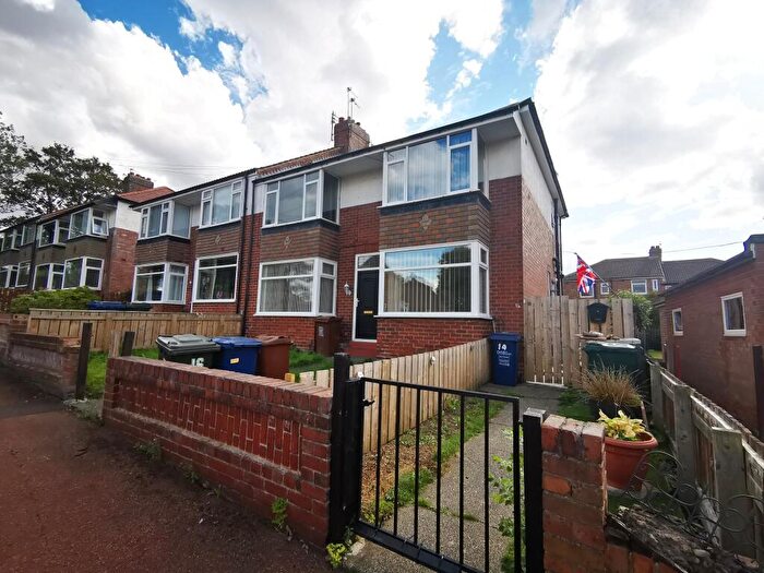 2 Bedroom Flat To Rent In Henshaw Place, Fenham, Newcastle Upon Tyne, NE5