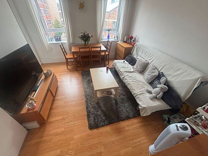 3 Bedroom Flat To Rent In Elim Estate, Weston Street, London, SE1