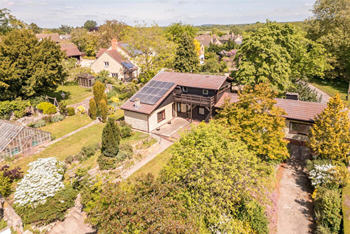 4 Bedroom Detached House For Sale In Lower Street, Islip, OX5