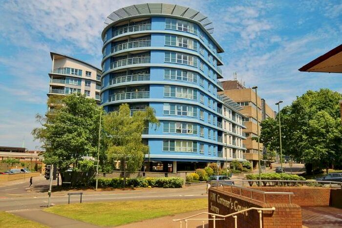 2 Bedroom Flat To Rent In Oriental Road, Woking, Surrey, GU22