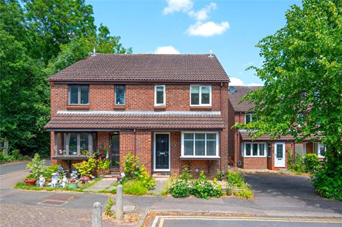 1 Bedroom Terraced House For Sale In Wynchlands Crescent, St. Albans, Hertfordshire, AL4