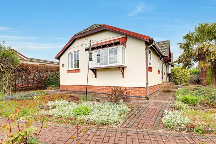 2 Bedroom Park Home For Sale In Adbolton Lane, West Bridgford, NG2