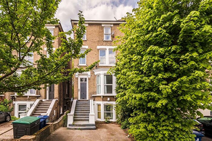 2 Bedroom Flat To Rent In Windsor Road, Ealing, W5