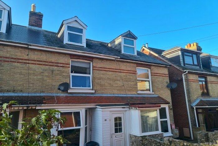 3 Bedroom Cottage To Rent In Grange Road, East Cowes, PO32