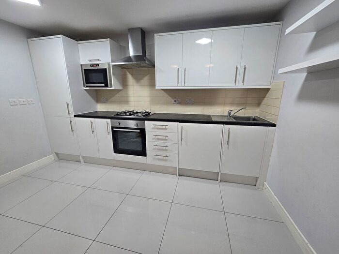 1 Bedroom Flat To Rent In Green Lanes, Stoke Newington, London, N16