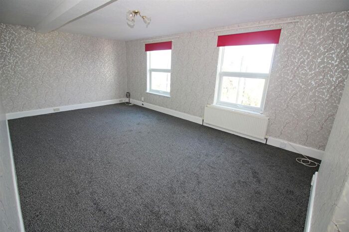 2 Bedroom Flat To Rent In Fore Street, Saltash, PL12