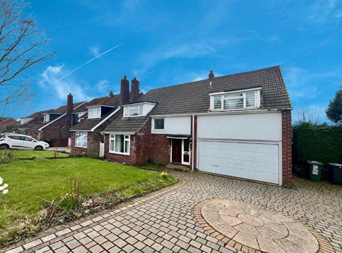 5 Bedroom Property To Rent In High Ash Avenue, Leeds, LS17