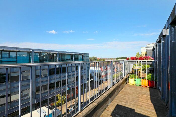 2 Bedroom Flat To Rent In Arthur Road, London, SW19