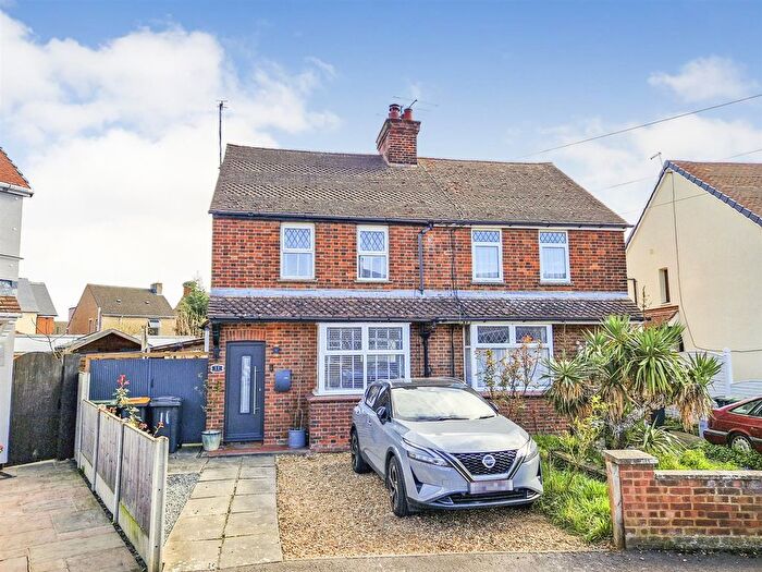 2 Bedroom Semi Detached House For Sale In Honey Hill Gardens, Bedford, MK40