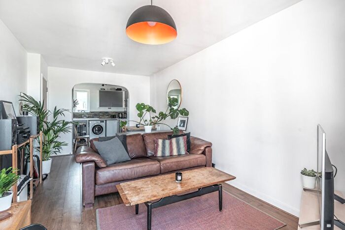 1 Bedroom Flat To Rent In Blytheswood Place, London, SW16