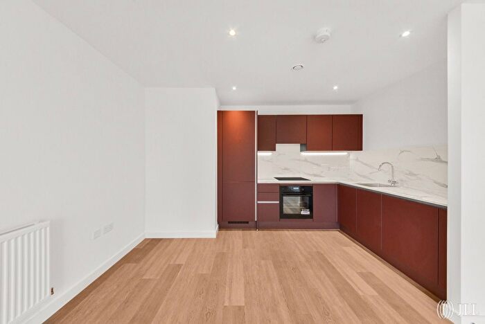 2 Bedroom Flat To Rent In Park View, London, W3