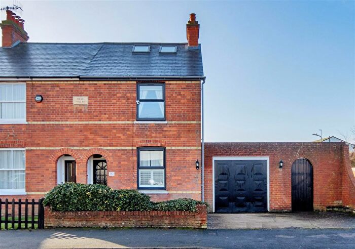 4 Bedroom Semi Detached House For Sale In Hilden Park Road, Hildenborough, Tonbridge, TN11