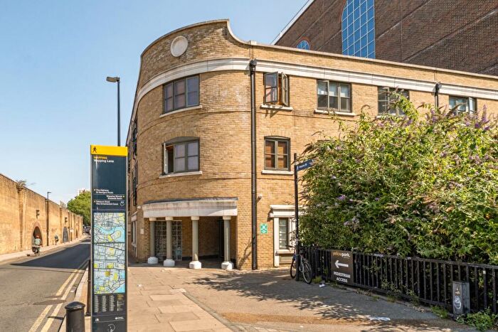 2 Bedroom Apartment To Rent In Kingsley Mews London, E1W