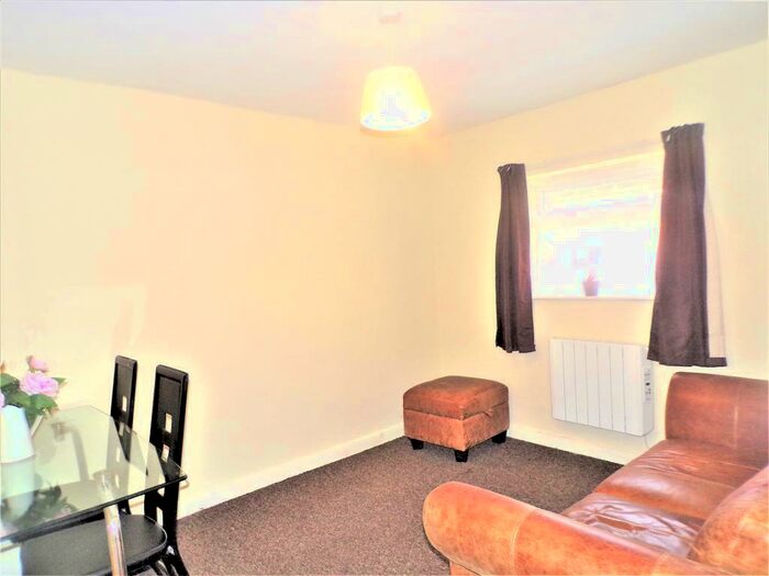 1 Bedroom Flat To Rent In Chanterlands Avenue, Hull, HU5