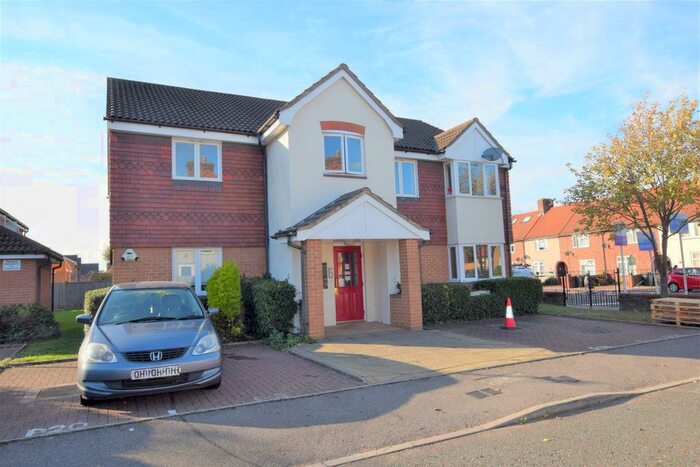 1 Bedroom Flat To Rent In Sparks Close, Dagenham, RM8