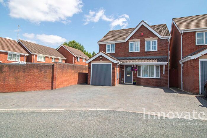 4 Bedroom Detached House For Sale In Wyvern Close, Oldbury, B68