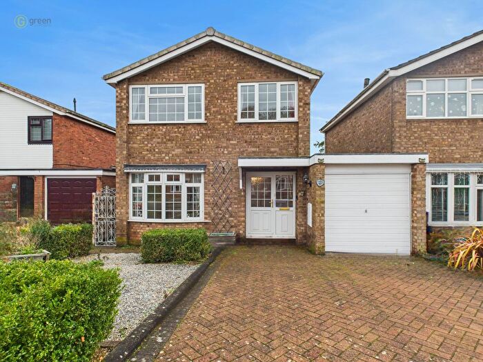 3 Bedroom Link Detached House For Sale In Mercia Close, Coton Green, Tamworth, B79