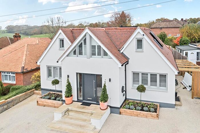 4 Bedroom Detached House To Rent In Larkfield Road Farnham, GU9