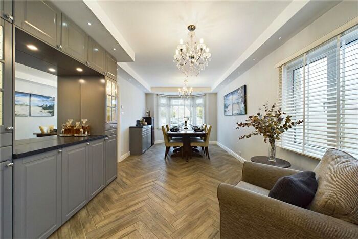 5 Bedroom Detached House For Sale In Reading Road, Winnersh, Wokingham, Berkshire, RG41