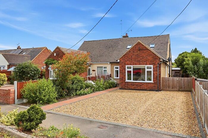 4 Bedroom Semi-Detached House For Sale In Wick Road, Burnham-on-Crouch, CM0