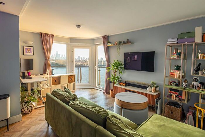 1 Bedroom Flat For Sale In Hutchings Street, London, E14