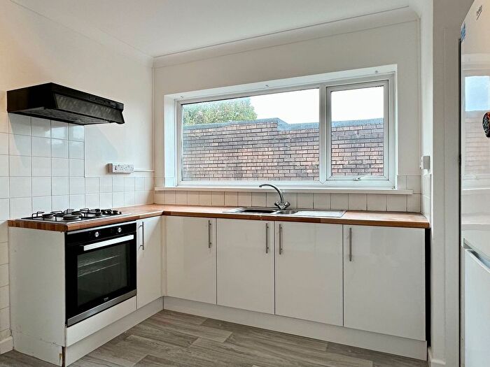 3 Bedroom Flat To Rent In Woodfield Street, Morriston, Swansea, SA6