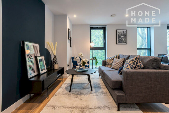 2 Bedroom Apartment To Rent In Castle Park View, Tower Hill, Bristol, BS2