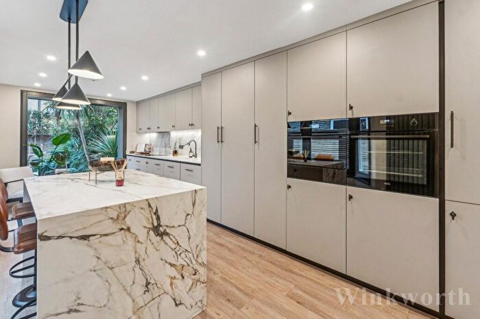 4 Bedroom House For Sale In Edric Road, London, SE14