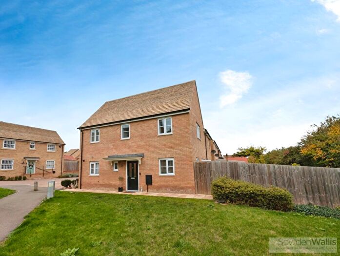 3 Bedroom Semi Detached House For Sale In Sissons Close, Barnack, Stamford, PE9