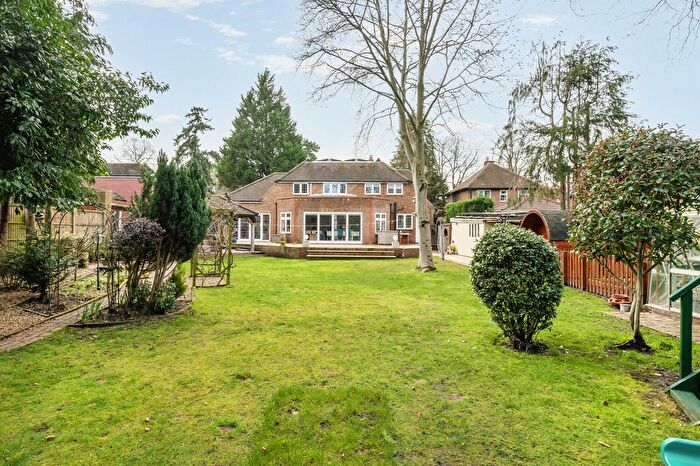 4 Bedroom Detached House For Sale In Reading Road South, Fleet, GU52