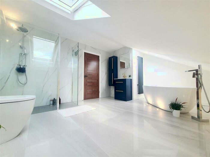 4 Bedroom House To Rent In Baker Street, Enfield, EN1