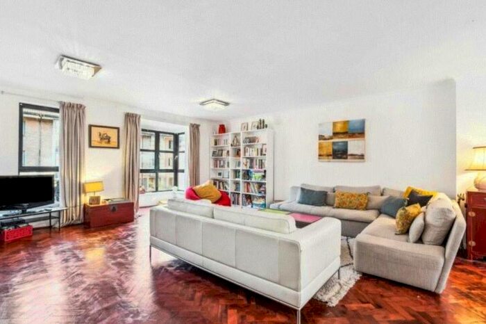 5 Bedroom Semi-Detached House To Rent In Windsor Way, London, W14