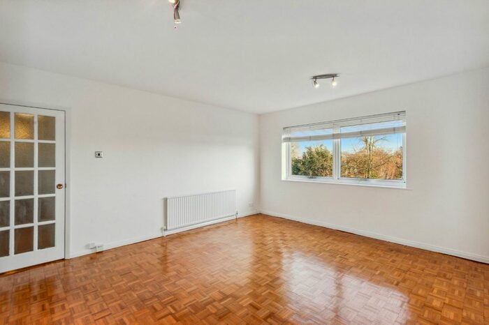 2 Bedroom Flat To Rent In Kew Road, Richmond, TW9