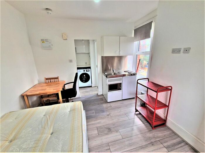 Studio To Rent In Topsfield Parade, Tottenham Lane, London, N8