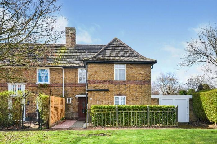 4 Bedroom Property To Rent In Martin Way, London, SW20