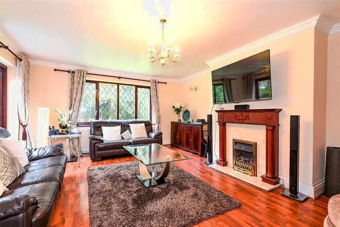 5 Bedroom Detached House To Rent In Fishery Road, Maidenhead, Berkshire, SL6