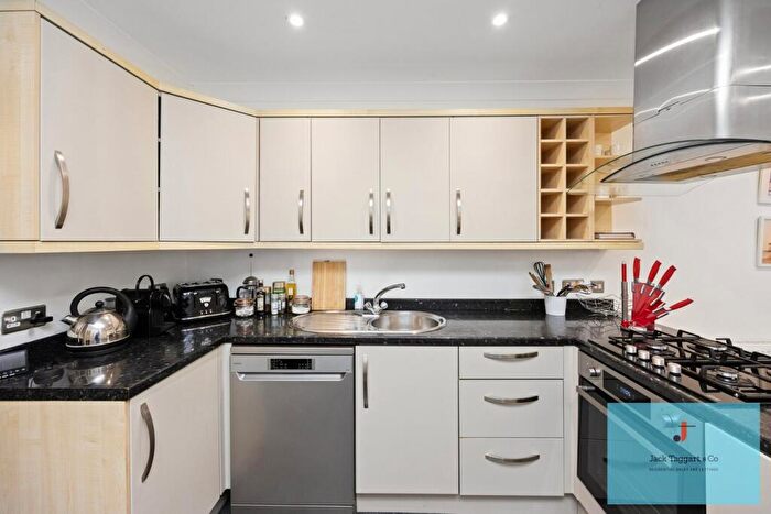 2 Bedroom Bungalow To Rent In Caisters Close, Hove, BN3