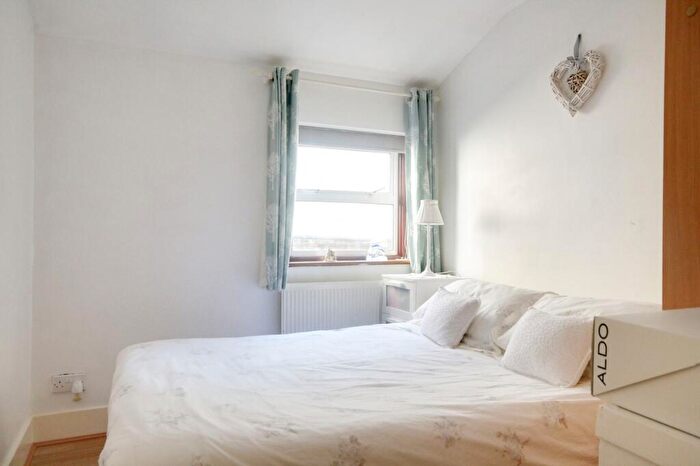 1 Bedroom Flat To Rent In Lea Bridge Road, Leyton, London, E10