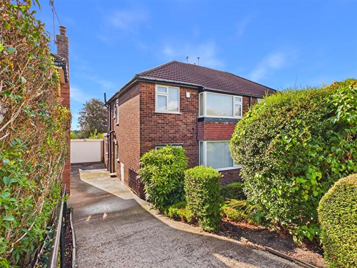 3 Bedroom Semi Detached House For Sale In Oakhill Road, Dronfield, S18