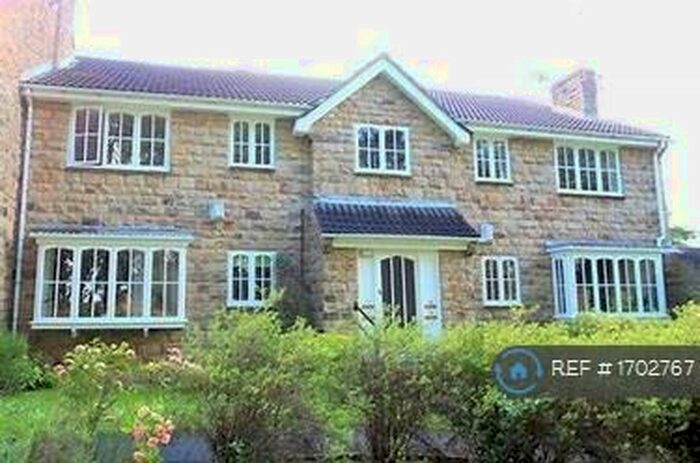 2 Bedroom Flat To Rent In Stonefield, Scarcroft, Leeds, LS14