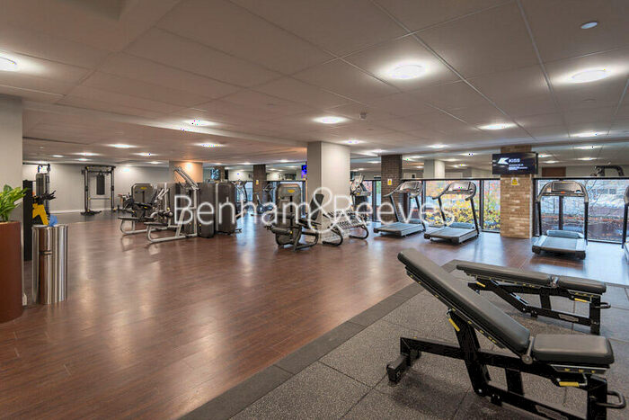 2 Bedroom Apartment To Rent In Charles Clowes Walk, London, SW11