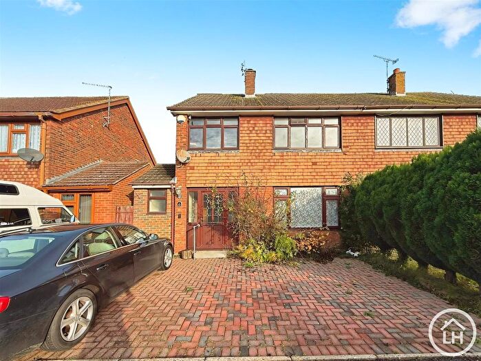 3 Bedroom Semi Detached House For Sale In Frognal Gardens, Teynham, ME9