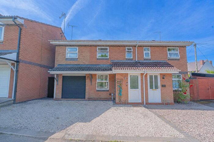 5 Bedroom Semi-Detached House For Sale In Woodstock Drive, Cannock, WS12