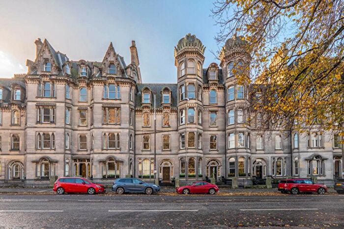 4 Bedroom Apartment For Sale In Castle Terrace, Edinburgh, Midlothian, EH1