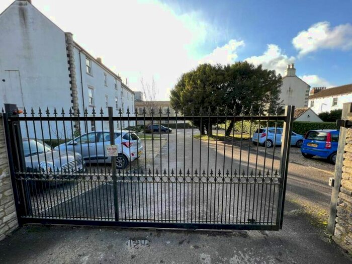 2 Bedroom Flat To Rent In Northover Mews, Frome, Somerset, BA11