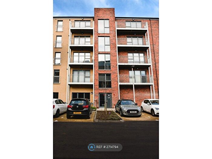 3 Bedroom Flat To Rent In West Bowling Green Street, Edinburgh, EH6