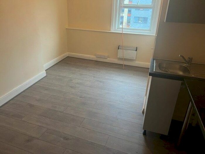 Property To Rent In Holdenhurst Road, Bournemouth, BH8