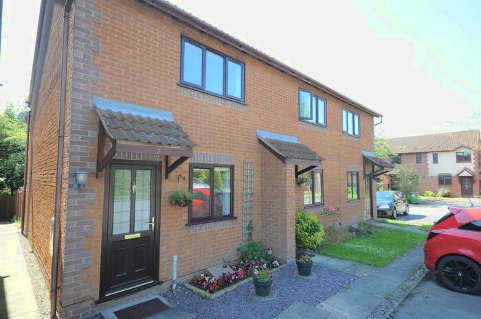 2 Bedroom Mews House To Rent In Ashford Grove, Stone, ST15