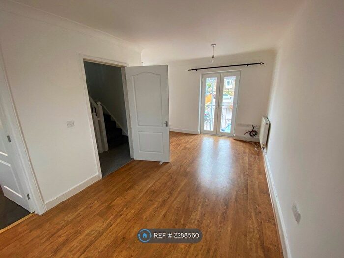 2 Bedroom Terraced House To Rent In The Square, Truro, TR2