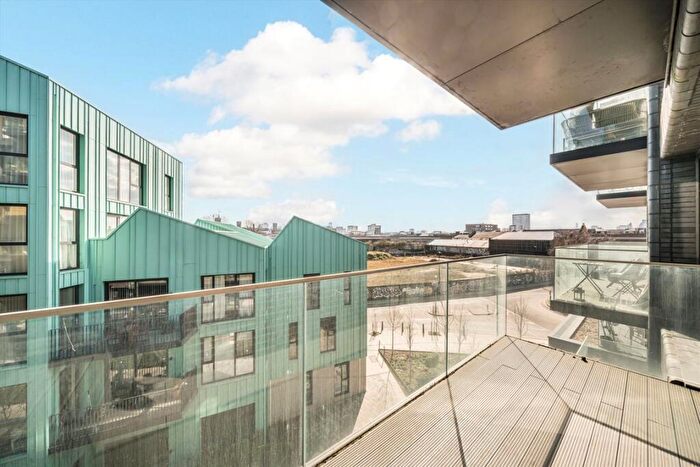 1 Bedroom Flat For Sale In Hart Yard, Bow, E3